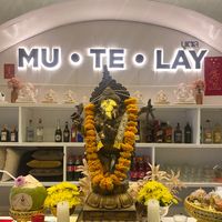 mu.te.lay