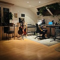 TikTok Account - https://p16-pu-ie.tiktokcdn-eu.com/tos-useast2a-avt-0068-euttp/2d361bf7efb25b3000e8d0b8a3b2a8be~tplv-tiktokx-cropcenter:200:200.jpeg