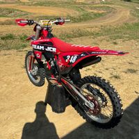 ugopeerezz48_