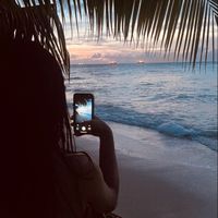 listening.to.music_