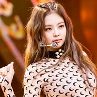 kim_jennie16500