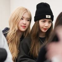 lisaroseblackpink1997